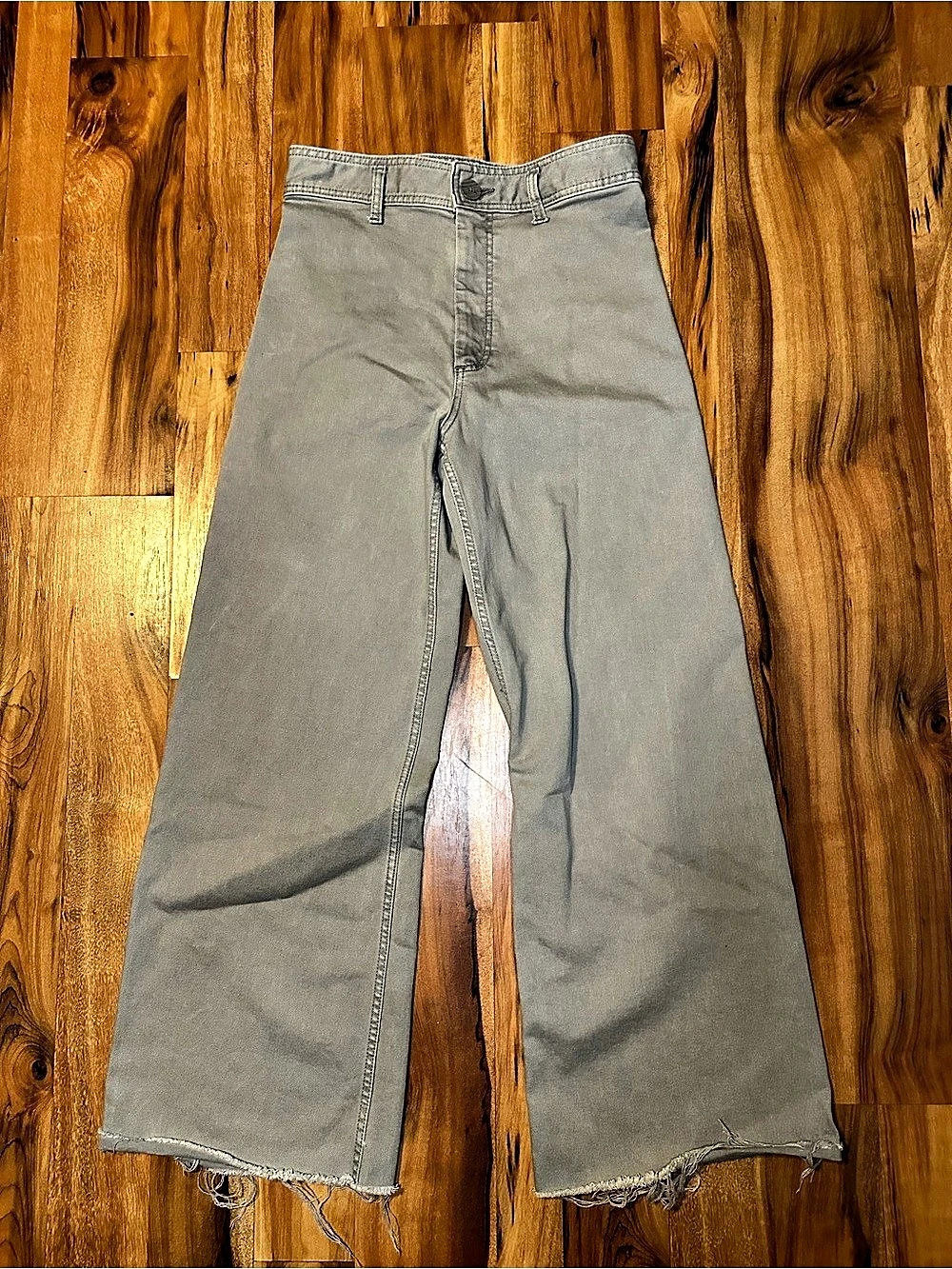 Zara Green Wide Leg Jeans Size 8 High Rise Raw Hem Y2K Baggy Denim